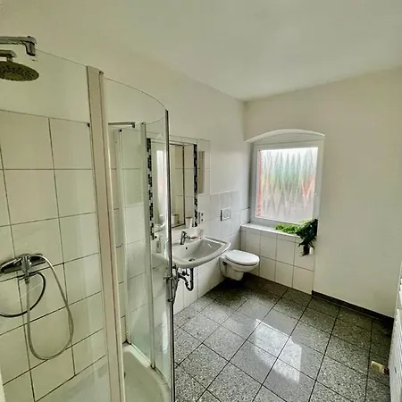 3 Zimmer-apartment, Optional 4 Zimmer, Fur Bis Zu 10 Gaste Hildesheim